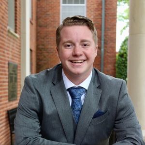 Meet your Posher, Davis